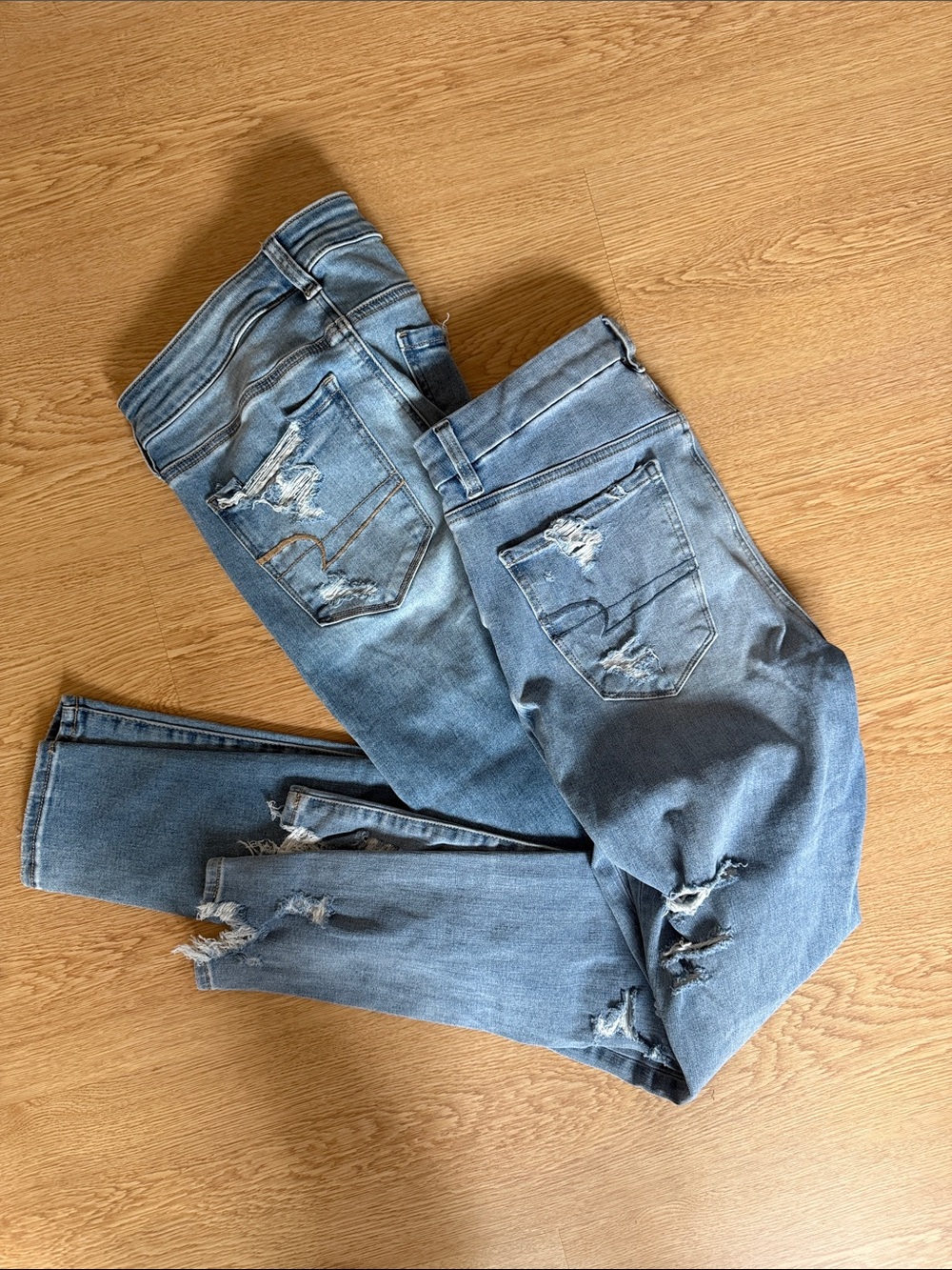 💸 Bundle of Size 6 AE Skinny Jeans
